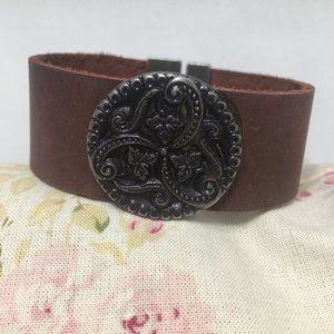 Leather bracelet